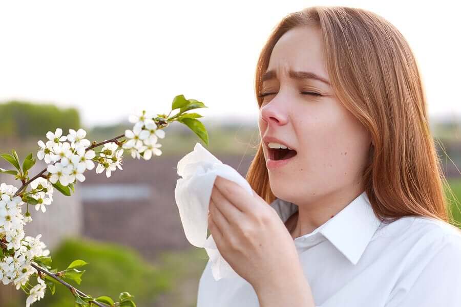 8 Tips for Surviving Pollen Allergies