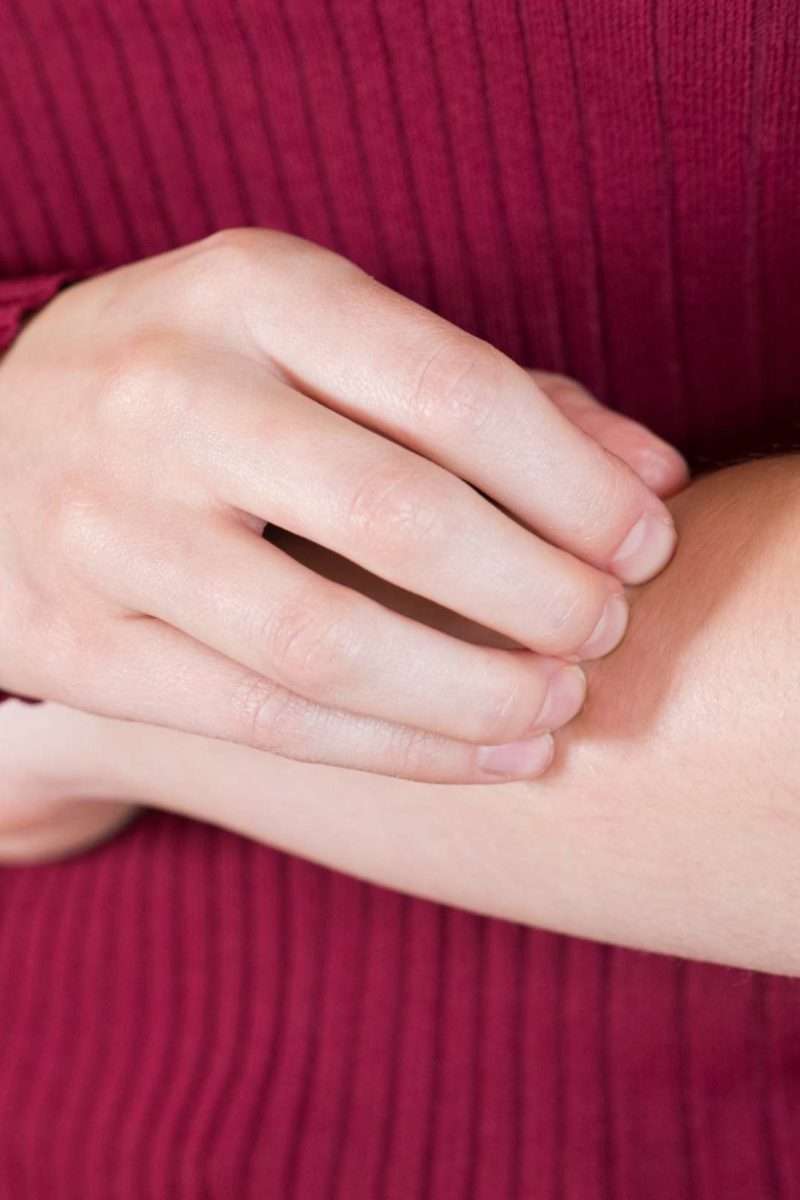 Itching without a rash: 8 possible causes and treatments