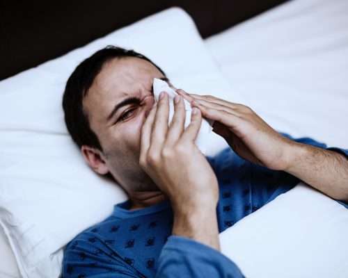 Pneumonia vs. Cold: Difference in symptoms, causes, and treatments