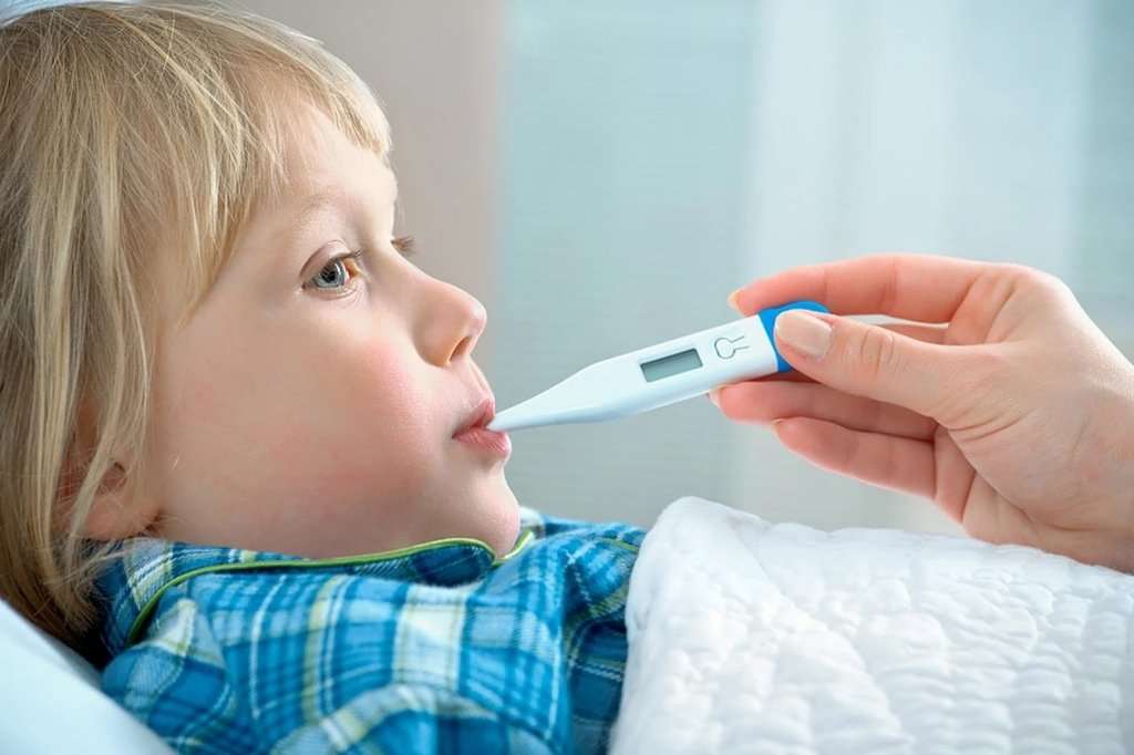 What Is a Low Grade Fever: Symptoms and Prevention